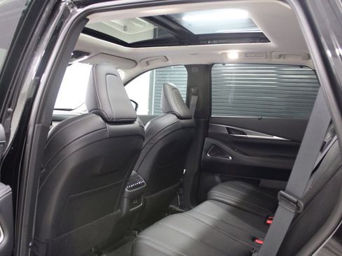 Certified 2025 INFINITI QX60 Luxe w/ Vision Package image 39