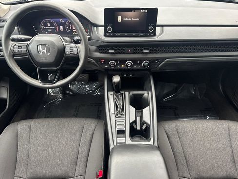 Certified 2025 Honda Accord SE image 9