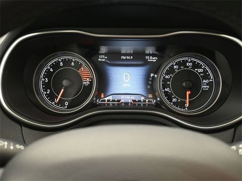 Used 2019 Jeep Cherokee Trailhawk w/ Comfort/Convenience Group image 32