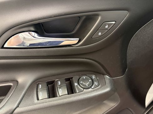 Used 2022 Chevrolet Equinox LT w/ Driver Convenience Package AWD/4WD image 26