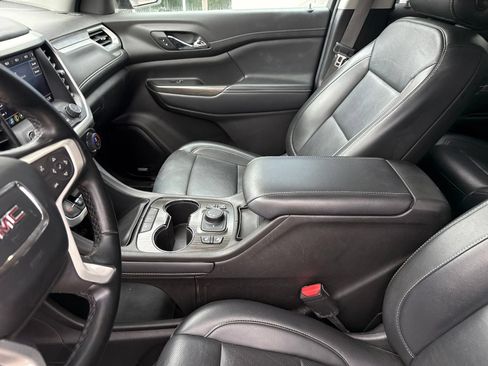 Used 2023 GMC Acadia SLT FWD image 19