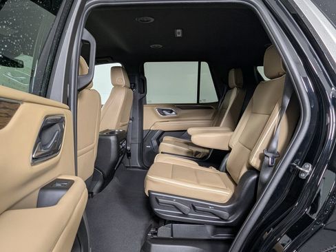 Used 2024 Chevrolet Tahoe Premier AWD/4WD image 21