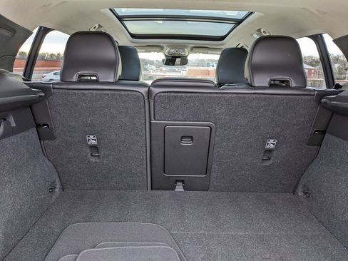 Certified 2023 Volvo XC40 B5 Plus w/ Driver Assist Package image 27