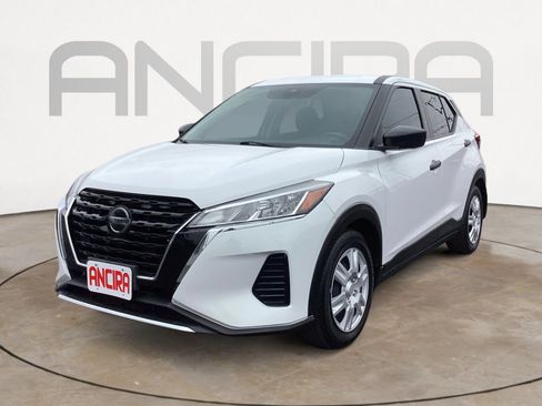 Used 2021 Nissan Kicks S image 9