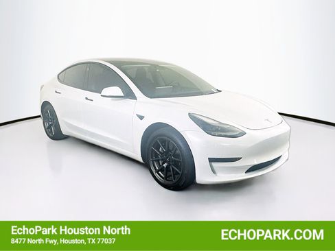 Used 2023 Tesla Model 3 Standard Range image 1