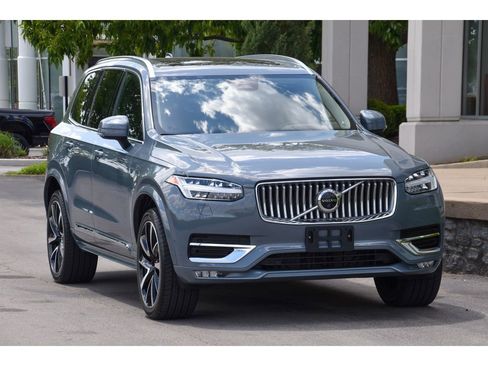 Used 2023 Volvo XC90 B5 Plus w/ Protection Package Premier AWD/4WD image 2