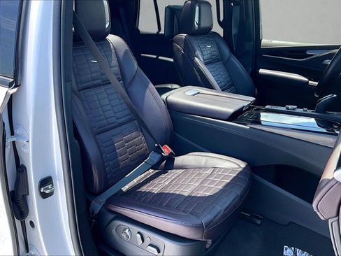 Certified 2024 Cadillac Escalade V w/ Heavy-Duty Trailer Package AWD/4WD image 9