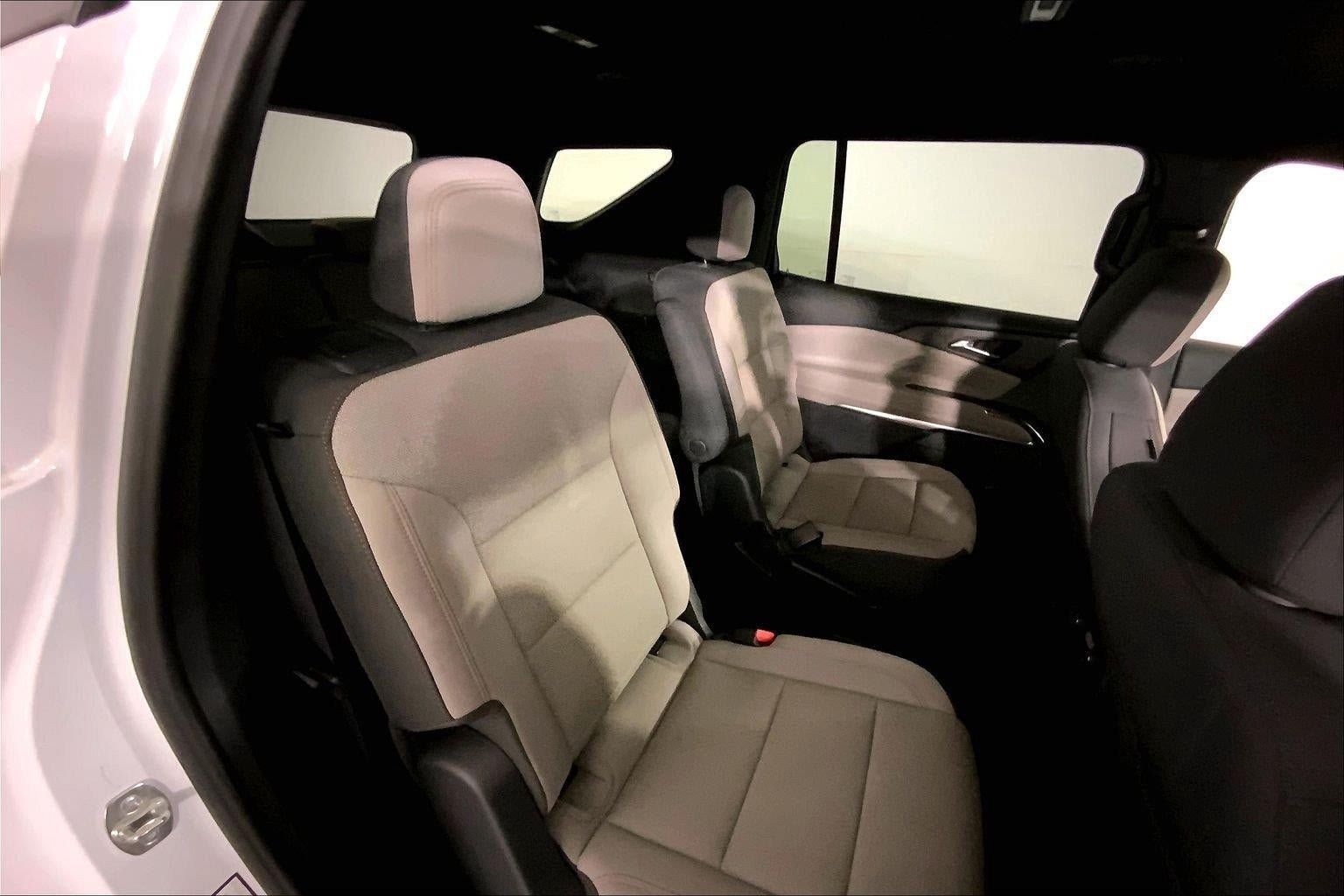 Used 2026 Chevrolet Traverse LT w/ Driver Confidence Package FWD image 23