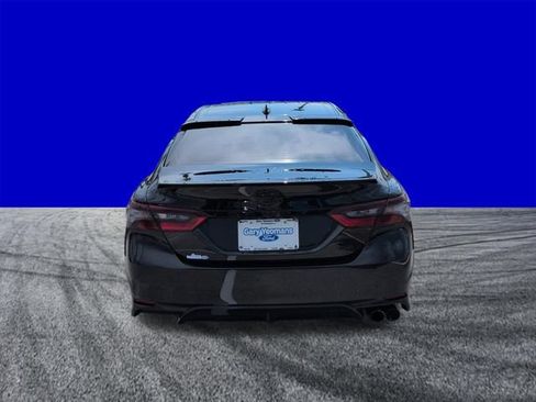 Used 2024 Toyota Camry SE w/ Convenience Package FWD image 5