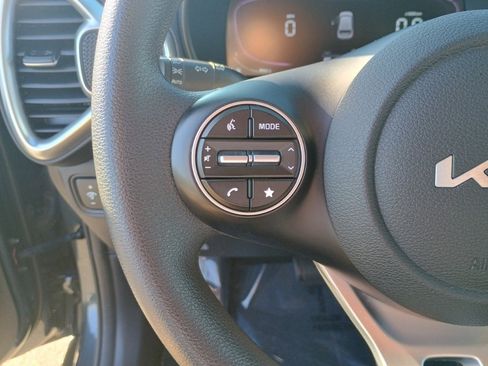 Used 2023 Kia Soul LX w/ LX Technology Package image 25