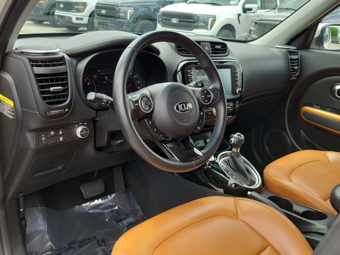 Used 2016 Kia Soul ! w/ Premium Package FWD image 12