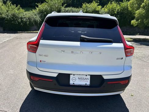Used 2024 Volvo XC40 B5 Plus AWD/4WD image 6