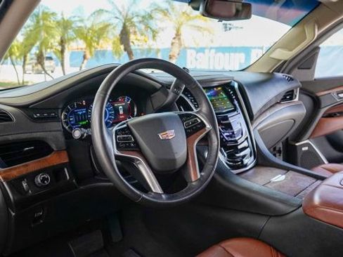 Used 2019 Cadillac Escalade ESV Premium Luxury RWD image 47