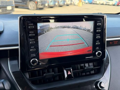 Used 2021 Toyota Corolla LE image 21