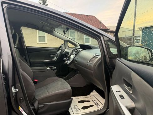 Used 2012 Toyota Prius V Three image 16