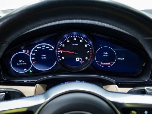 Used 2019 Porsche Cayenne image 2