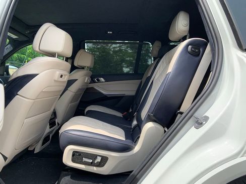 Used 2020 BMW X7 M50i image 13