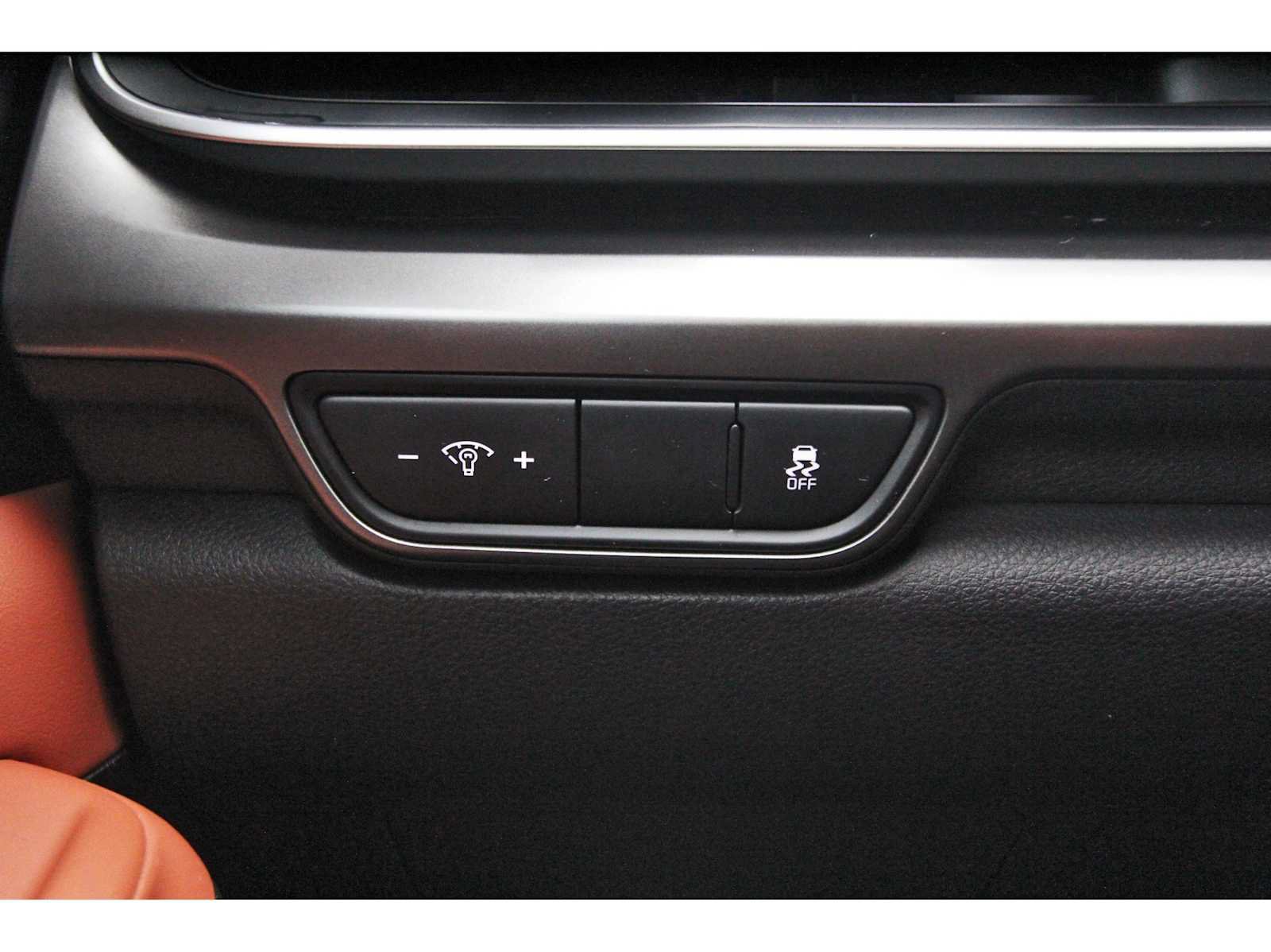 Used 2025 Kia Carnival SX Prestige FWD image 20
