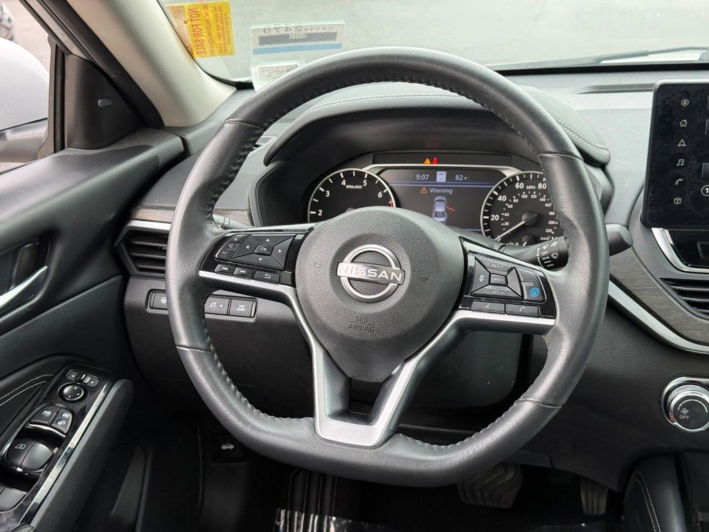 Used 2023 Nissan Altima 2.5 SV w/ SV Premium Package FWD image 15