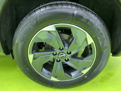 Used 2024 Nissan Rogue SV image 14