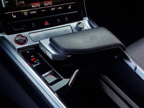 Used 2023 Audi e-tron S Prestige w/ Prestige Package image 14