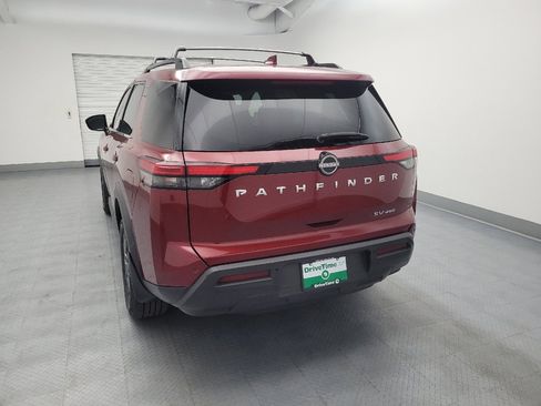 Used 2022 Nissan Pathfinder SV AWD/4WD image 6