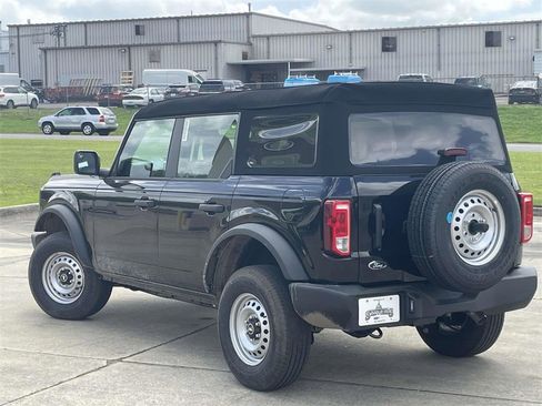 New 2025 Ford Bronco Base image 5