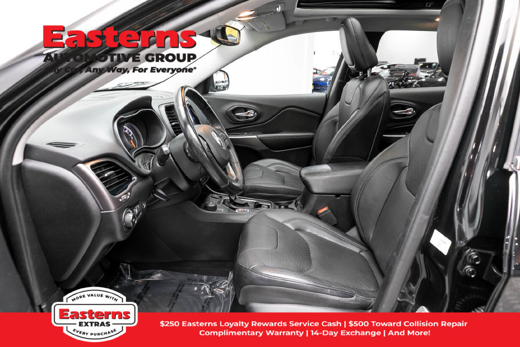 Used 2021 Jeep Cherokee Limited w/ Mopar Interior Package AWD/4WD image 15