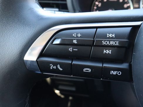 Used 2025 MAZDA MAZDA3 s image 28