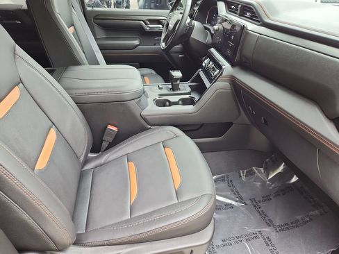 Used 2024 GMC Sierra 1500 AT4 w/ AT4 Carbonpro Edition AWD/4WD image 3