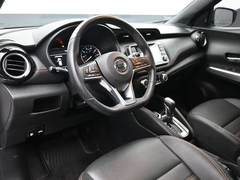 Used 2020 Nissan Kicks SR w/ SR Premium Package FWD image 19