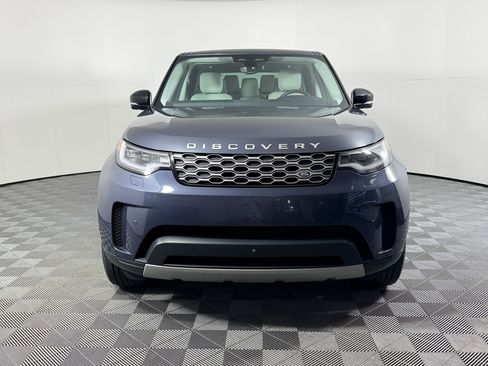 Used 2024 Land Rover Discovery S image 6
