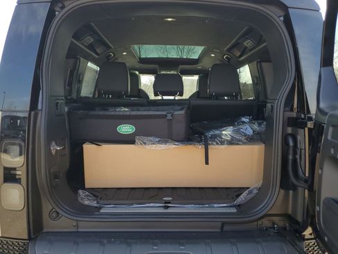 New 2026 Land Rover Defender 110 AWD/4WD image 34