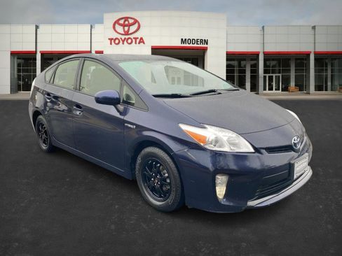 Used 2015 Toyota Prius Two image 3