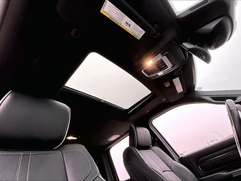 Used 2024 RAM 2500 Limited image 13