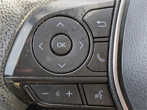 Used 2018 Toyota Camry LE image 21