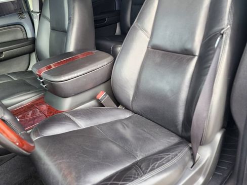 Used 2008 Cadillac Escalade EXT AWD/4WD image 13