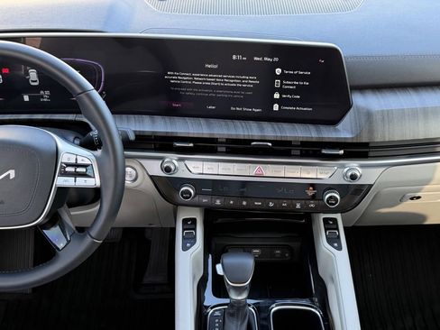 Certified 2025 Kia Telluride EX w/ EX Captain's Chair Package FWD image 14