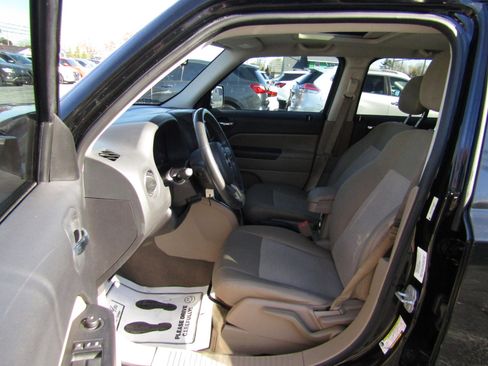 Used 2012 Jeep Patriot Latitude w/ Sun/Sound Group image 16