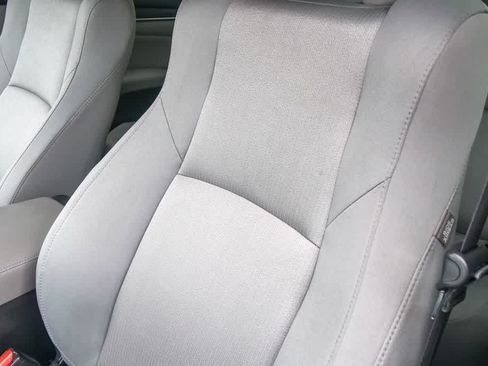 Used 2018 Honda Accord LX image 12