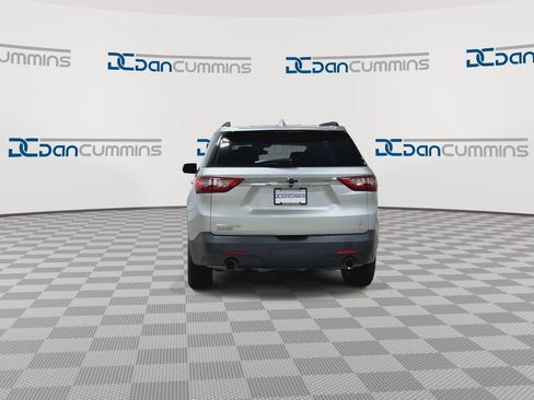 Used 2021 Chevrolet Traverse LT FWD image 7