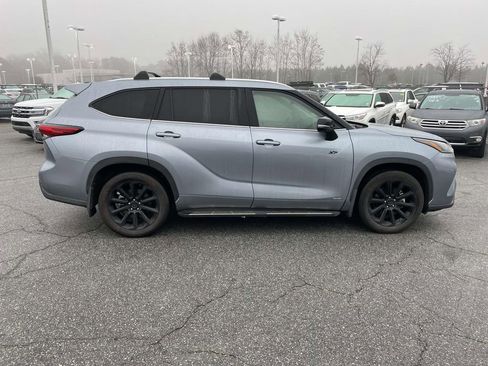 Used 2023 Toyota Highlander Platinum image 12