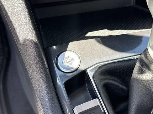 Used 2022 Volkswagen Tiguan S image 18