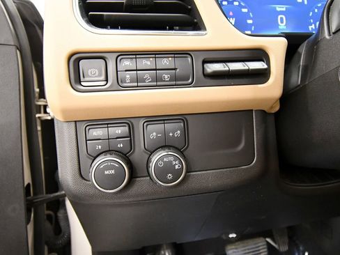 Used 2023 Chevrolet Tahoe Premier AWD/4WD image 20