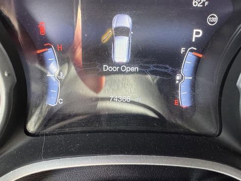 Used 2018 Jeep Compass Limited image 8