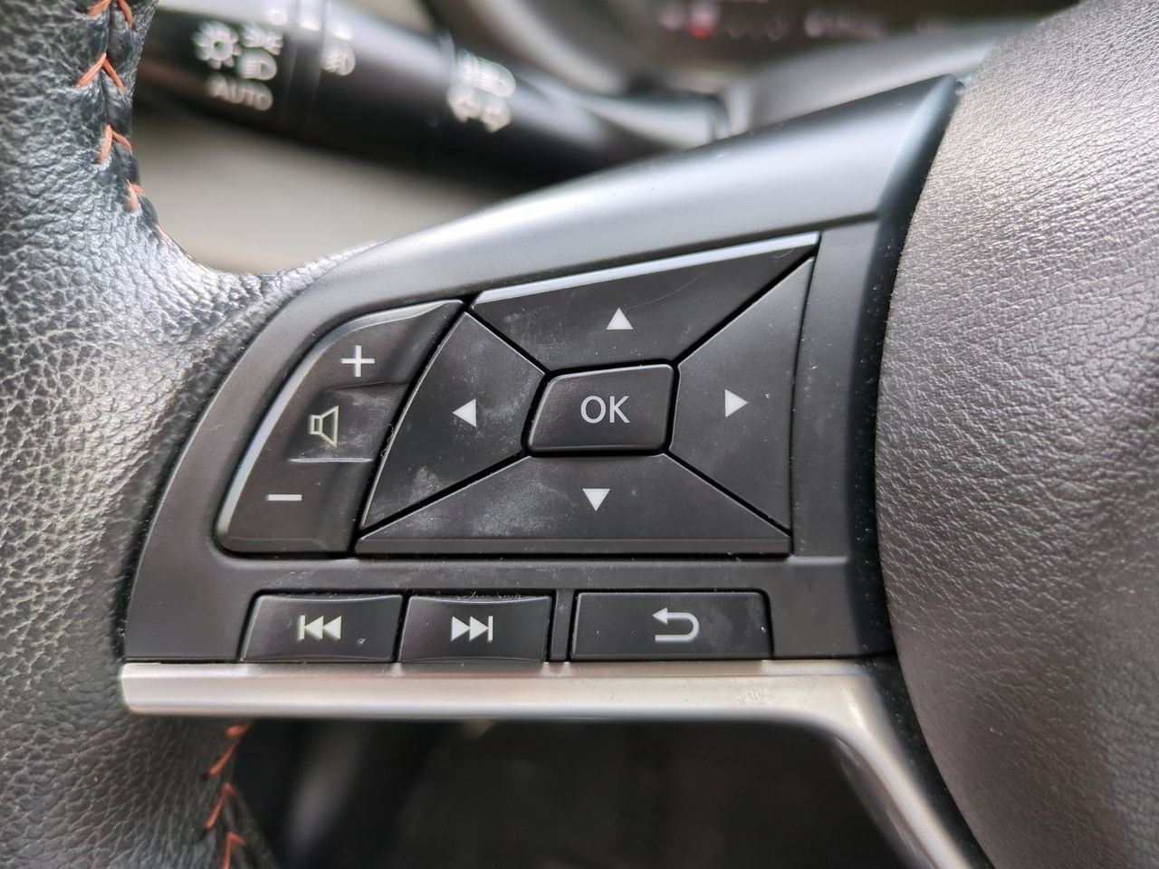 Used 2023 Nissan Kicks SR FWD image 23
