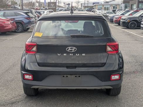 Certified 2023 Hyundai Venue SEL w/ Cargo Package FWD image 3
