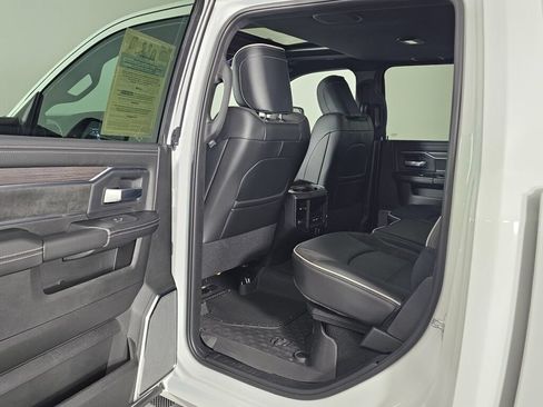 New 2026 RAM 3500 Laramie AWD/4WD image 34
