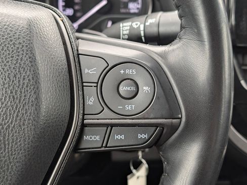 Used 2022 Toyota Camry SE image 9