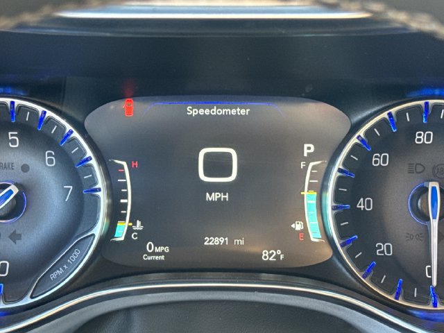 Used 2026 Chrysler Pacifica Limited FWD image 21